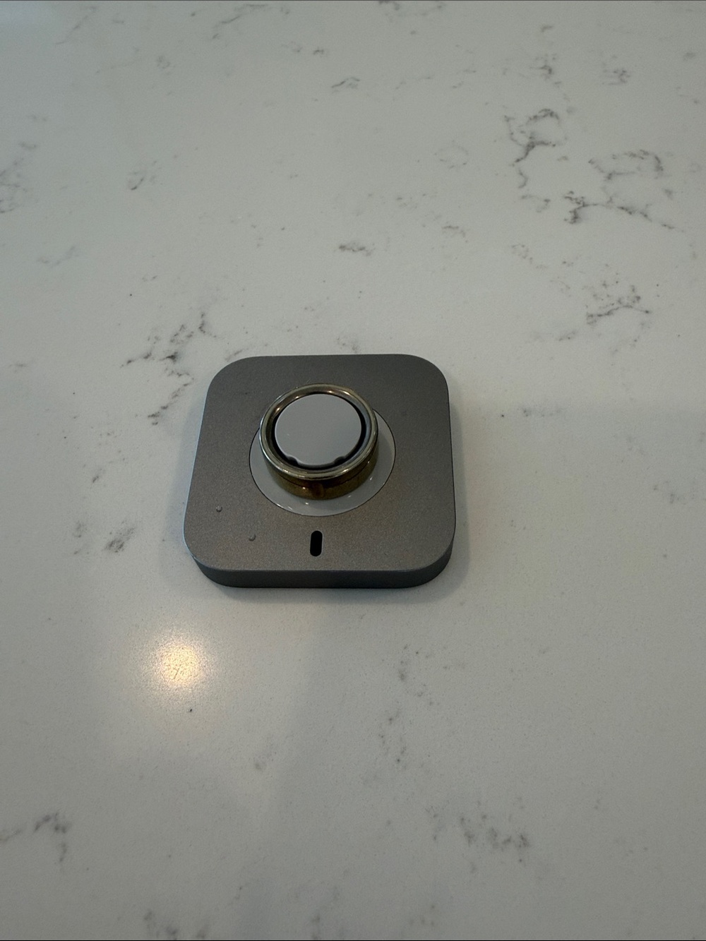 Oura size 6 Ring w charger GOLD